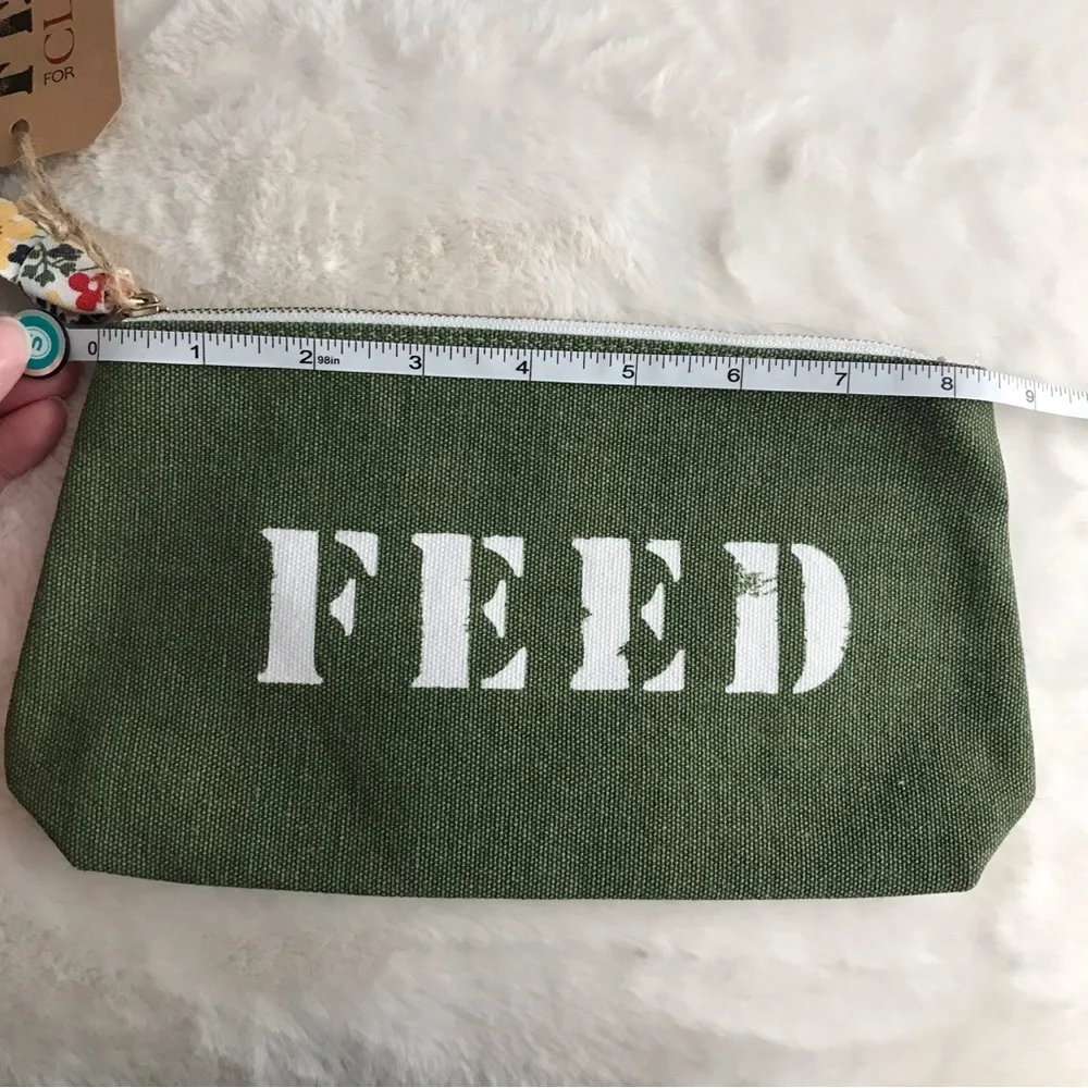 NWT Clarins Feed Bag pouch green white makeup travel purse